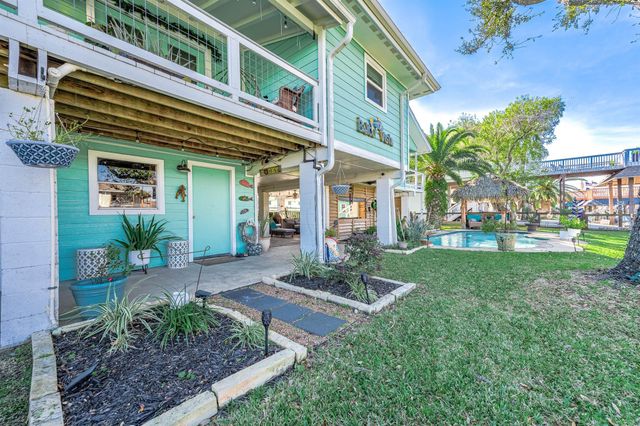 325 Ling Street, Bayou Vista, TX 77563