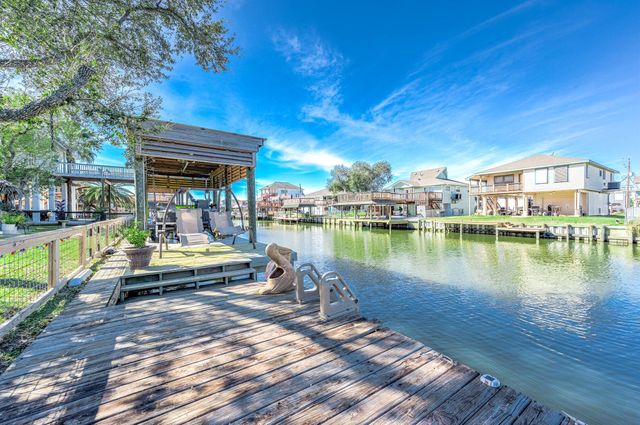 325 Ling Street, Bayou Vista, TX 77563