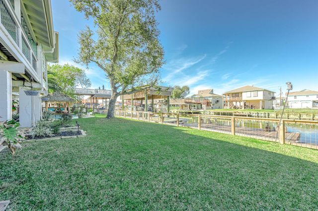 325 Ling Street, Bayou Vista, TX 77563