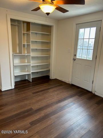 208 S 47TH Ave, Yakima, WA 98908