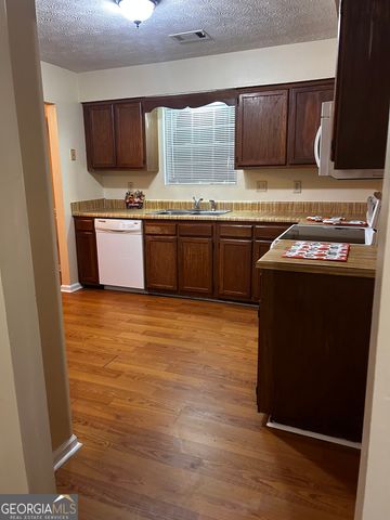 9143 Clubhouse Drive, Riverdale, GA 30274
