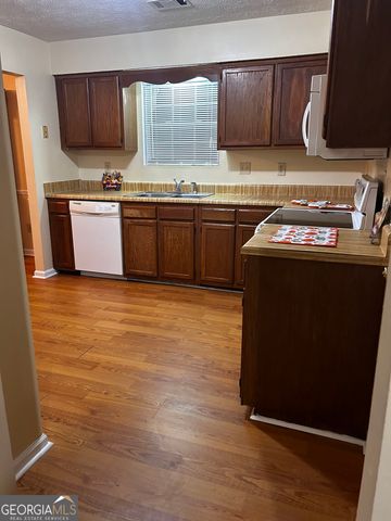 9143 Clubhouse Drive, Riverdale, GA 30274