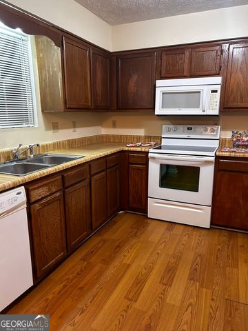 9143 Clubhouse Drive, Riverdale, GA 30274