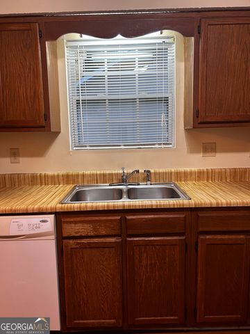 9143 Clubhouse Drive, Riverdale, GA 30274