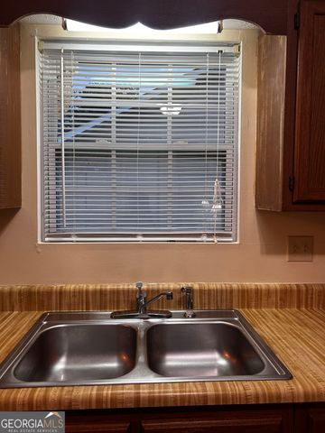 9143 Clubhouse Drive, Riverdale, GA 30274
