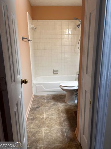 9143 Clubhouse Drive, Riverdale, GA 30274