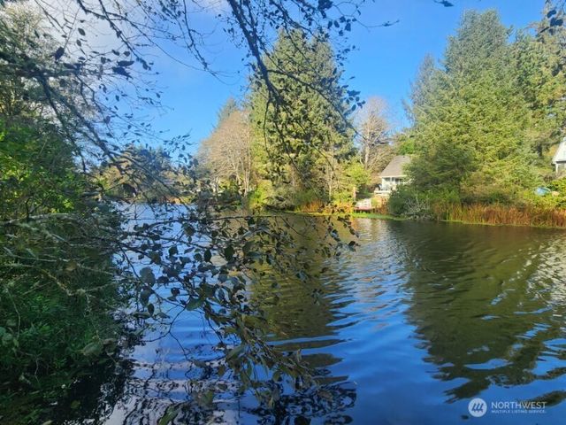 576 Makah Avenue SE, Ocean Shores, WA 98569