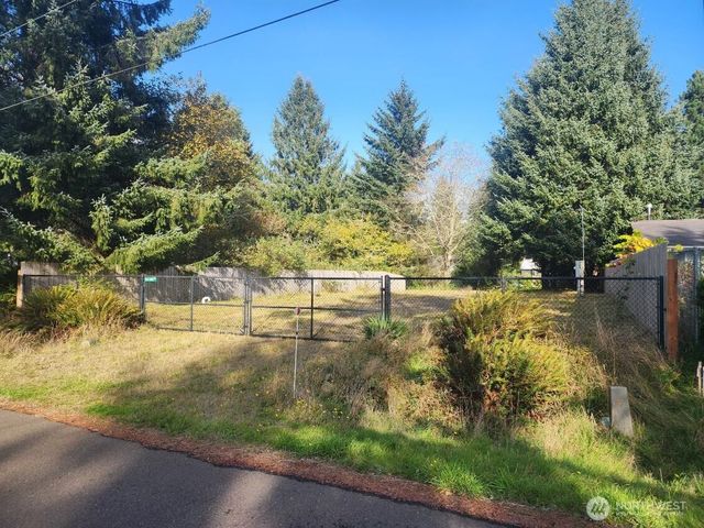 576 Makah Avenue SE, Ocean Shores, WA 98569