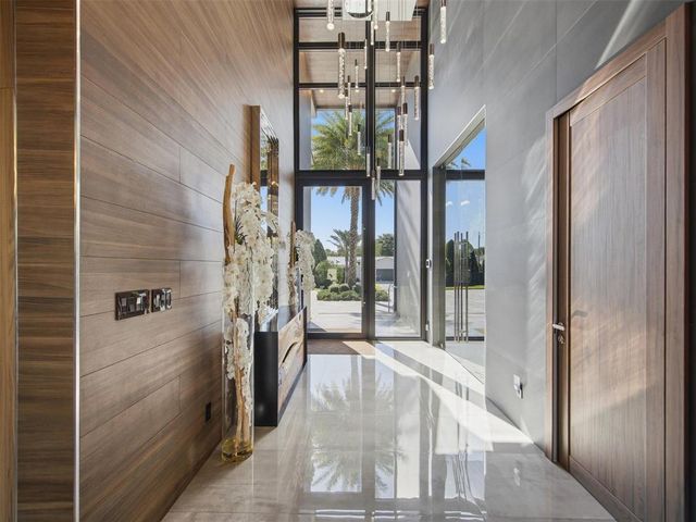 2213 NE 37TH Drive, Fort Lauderdale, FL 33308