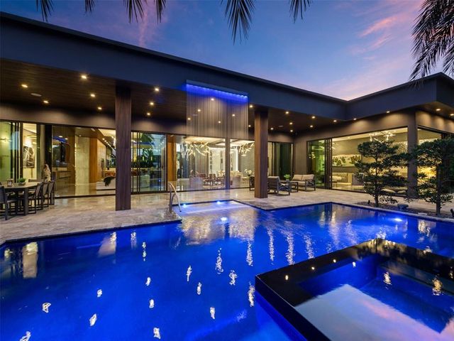 2213 NE 37TH Drive, Fort Lauderdale, FL 33308