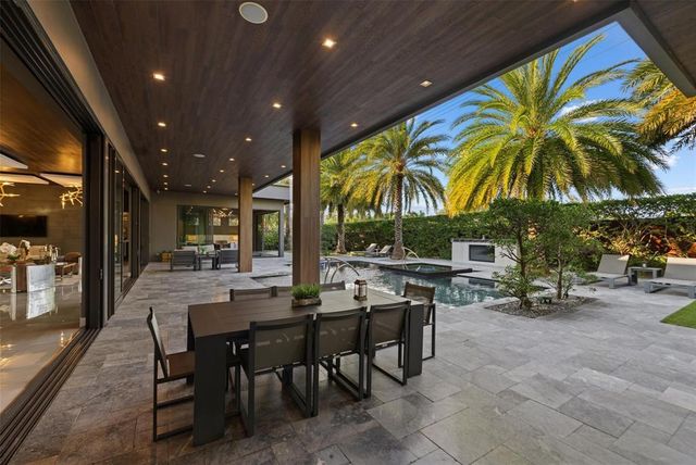 2213 NE 37TH Drive, Fort Lauderdale, FL 33308
