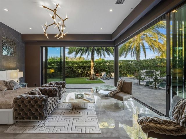 2213 NE 37TH Drive, Fort Lauderdale, FL 33308