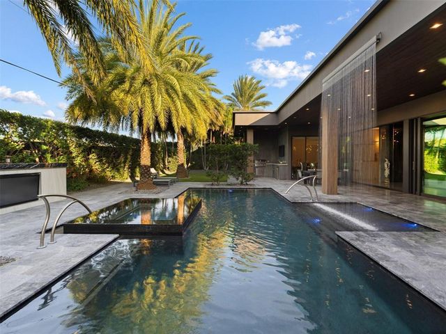 2213 NE 37TH Drive, Fort Lauderdale, FL 33308