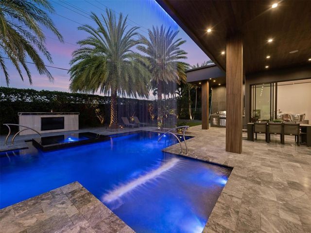 2213 NE 37TH Drive, Fort Lauderdale, FL 33308