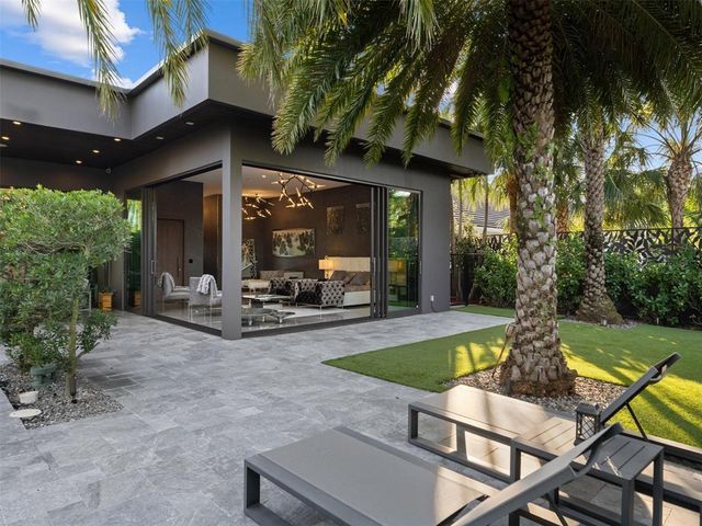 2213 NE 37TH Drive, Fort Lauderdale, FL 33308