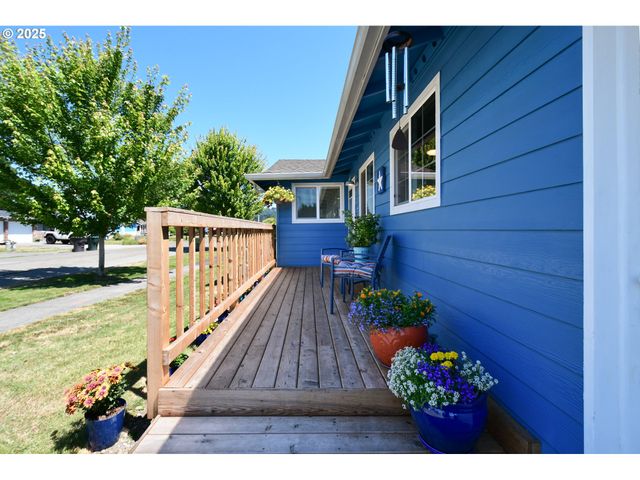 2102 35TH Ave, Longview, WA 98632