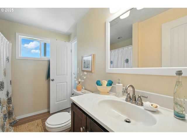 2102 35TH Ave, Longview, WA 98632