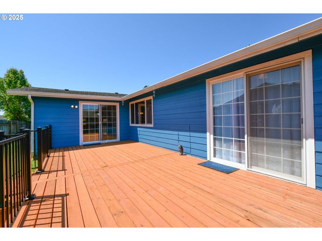 2102 35TH Ave, Longview, WA 98632