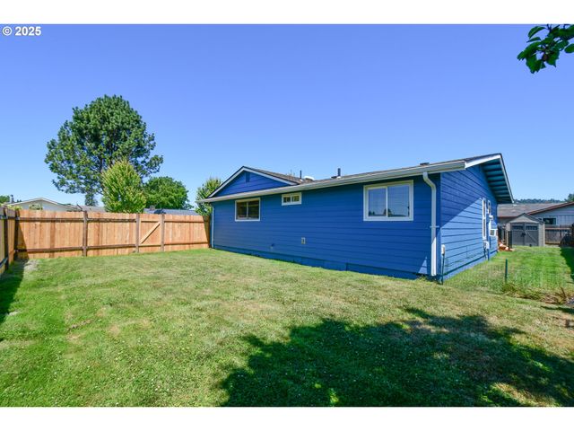 2102 35TH Ave, Longview, WA 98632