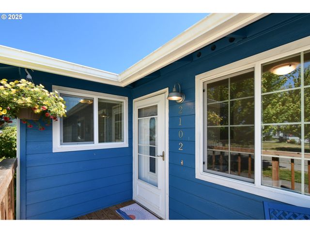 2102 35TH Ave, Longview, WA 98632