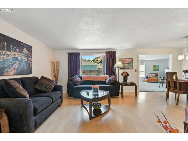2102 35TH Ave, Longview, WA 98632