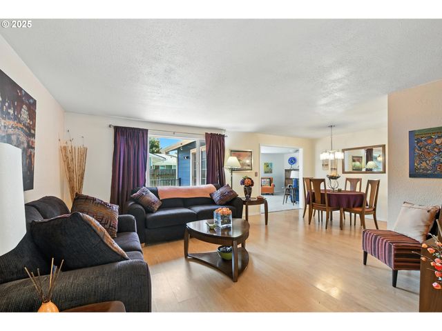 2102 35TH Ave, Longview, WA 98632