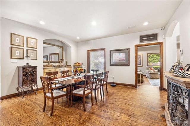 1016 E Griffin Parkway, Mission, TX 78572