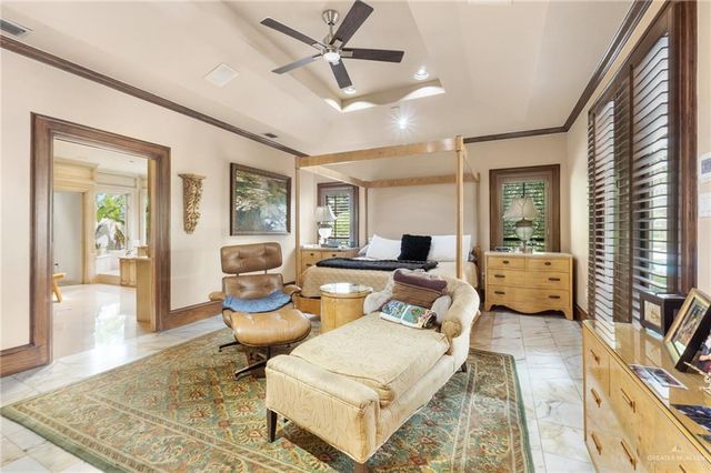 1016 E Griffin Parkway, Mission, TX 78572