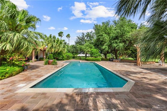 1016 E Griffin Parkway, Mission, TX 78572