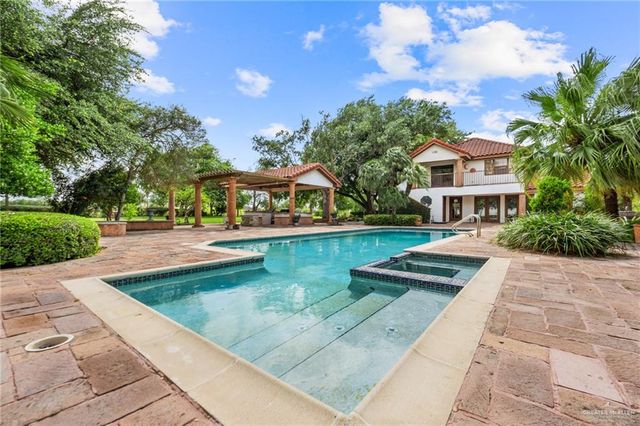1016 E Griffin Parkway, Mission, TX 78572