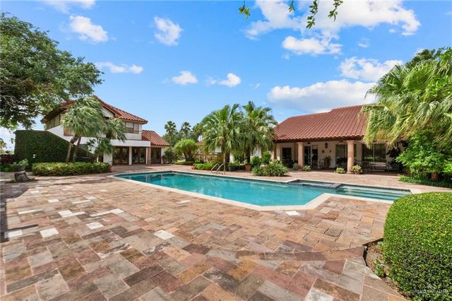 1016 E Griffin Parkway, Mission, TX 78572