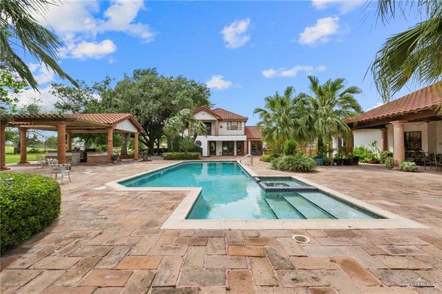 1016 E Griffin Parkway, Mission, TX 78572