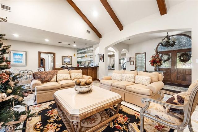 1016 E Griffin Parkway, Mission, TX 78572