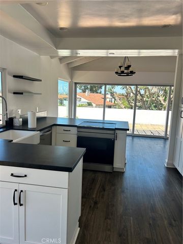 400 Onda, Newport Beach, CA 92660