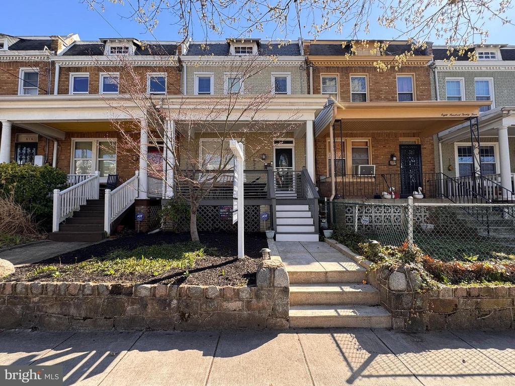 822 CRITTENDEN ST NW, Washington, DC 20011