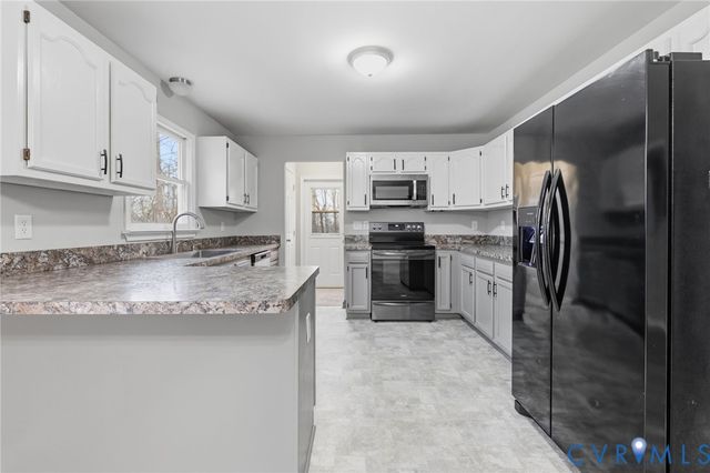 836 Walkerton Rd, King William, VA 23177