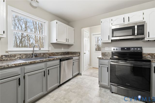 836 Walkerton Rd, King William, VA 23177