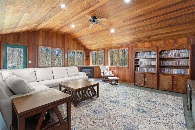 20 Baldpate Rd, Georgetown, MA 01833