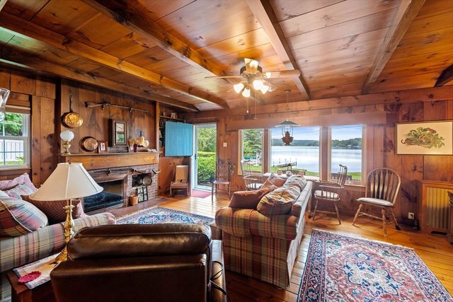 17 Moorings Way, West Brookfield, MA 01585