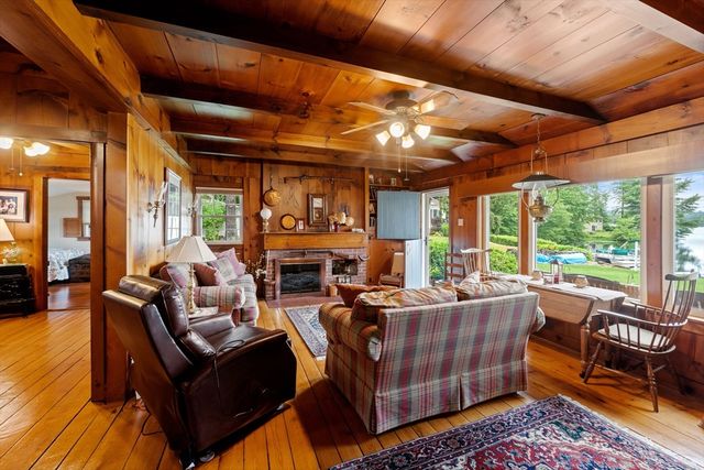 17 Moorings Way, West Brookfield, MA 01585