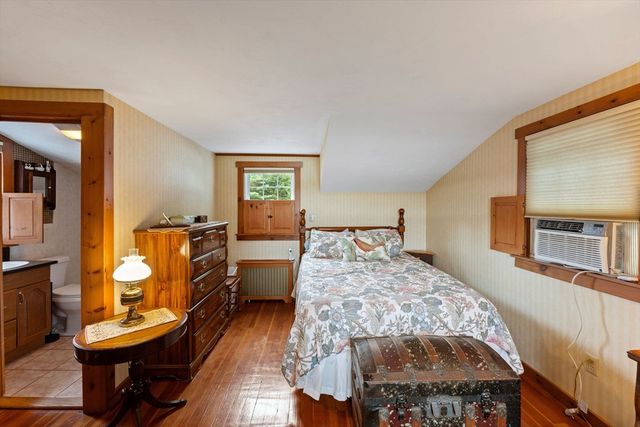 17 Moorings Way, West Brookfield, MA 01585