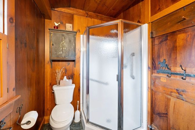 17 Moorings Way, West Brookfield, MA 01585