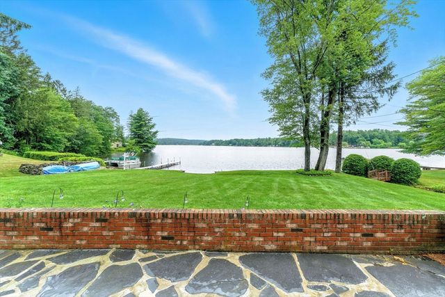 17 Moorings Way, West Brookfield, MA 01585