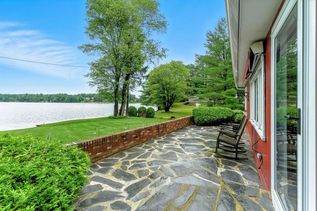 17 Moorings Way, West Brookfield, MA 01585