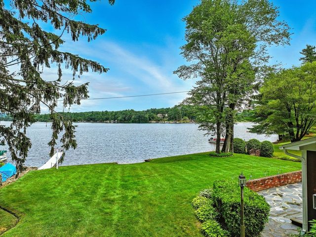 17 Moorings Way, West Brookfield, MA 01585