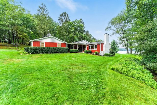 17 Moorings Way, West Brookfield, MA 01585