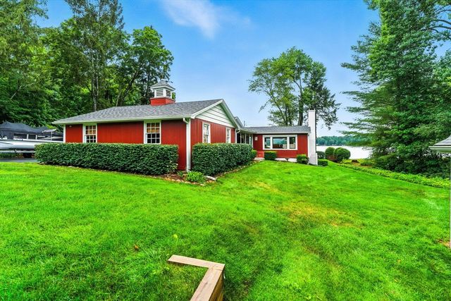 17 Moorings Way, West Brookfield, MA 01585