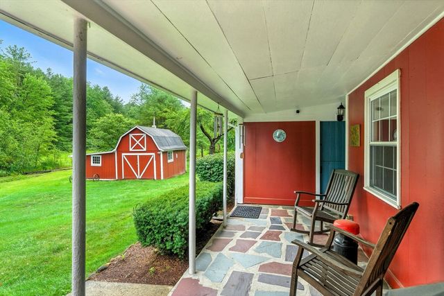 17 Moorings Way, West Brookfield, MA 01585