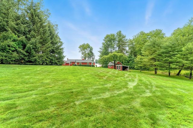 17 Moorings Way, West Brookfield, MA 01585