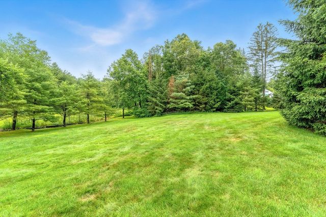 17 Moorings Way, West Brookfield, MA 01585